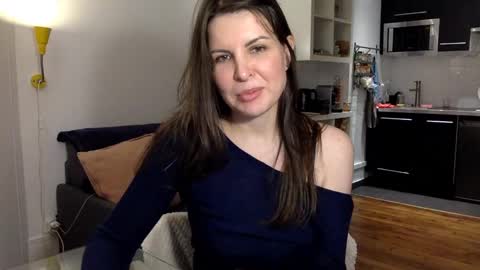 Angela online show from 01-11-25, 10:51