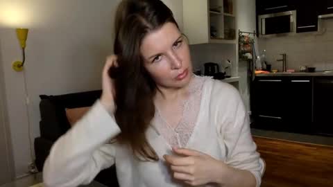 Angela online show from 11-05-25, 04:40