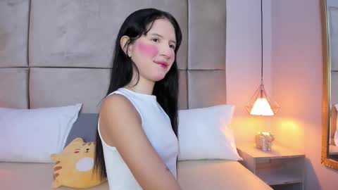 angelag_ online show from 11-06-25, 08:21