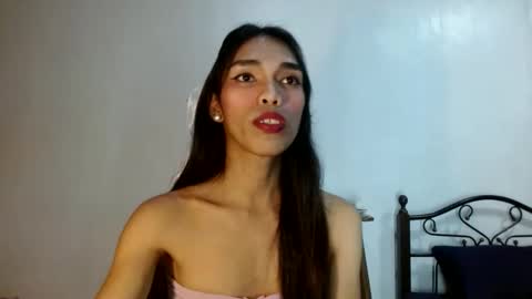 Snapshot of angelamonroe chatting on 01-17-25, 12:42 SENORITA online show from 01-17-25, 12:42