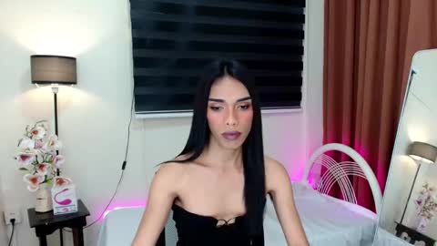 Snapshot of angelamonroe chatting on 09-20-25, 11:33 SENORITA online show from 09-20-25, 11:33