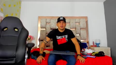 Snapshot of angelandchris chatting on 09-17-25, 12:07 Angel And Cris online show from 09-17-25, 12:07