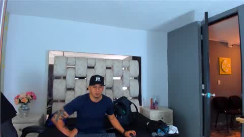 Snapshot of angelandchris chatting on 09-18-25, 12:07 Angel And Cris online show from 09-18-25, 12:07