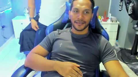 Snapshot of angelandchris chatting on 09-19-25, 12:28 Angel And Cris online show from 09-19-25, 12:28