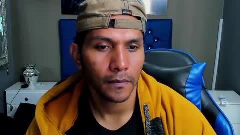 Snapshot of angelandchris chatting on 09-23-25, 12:30 Angel And Cris online show from 09-23-25, 12:30