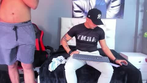 Snapshot of angelandchris chatting on 09-27-25, 12:43 Angel And Cris online show from 09-27-25, 12:43