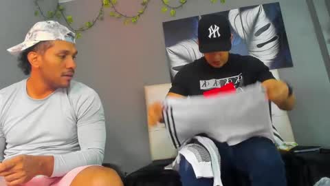 Snapshot of angelandchris chatting on 09-29-25, 12:32 Angel And Cris online show from 09-29-25, 12:32