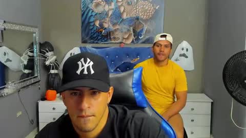 Snapshot of angelandchris chatting on 10-25-25, 12:23 Angel And Cris online show from 10-25-25, 12:23