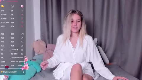 Darsi Anty online show from 09-28-25, 03:17