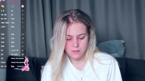 Darsi Anty online show from 11-21-25, 01:10