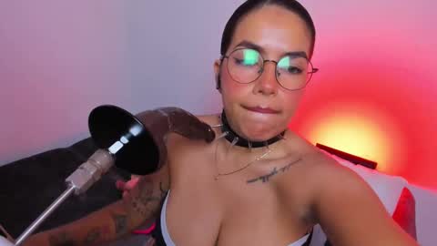 Snapshot of angelaricci chatting on 10-03-25, 08:17 Angela Ricci online show from 10-03-25, 08:17