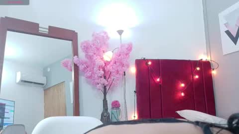 Snapshot of angelarumiee chatting on 11-29-25, 03:31 Angela online show from 11-29-25, 03:31