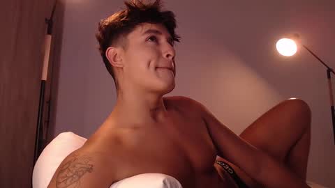 Angel online show from 03-11-25, 10:09