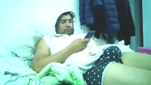 angeldavid90 online show from 11-12-25, 02:23