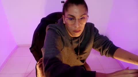 angele online show from 03-01-26, 08:22