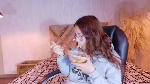 angel online show from 03-05-26, 01:40