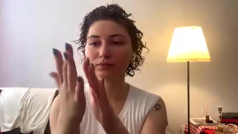 Elisa online show from 10-14-25, 07:20