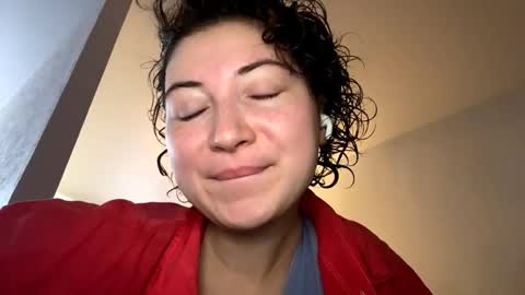 Elisa online show from 10-15-25, 07:08