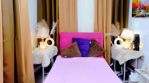 MISS PAU online show from 10-12-25, 03:49