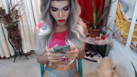 Snapshot of angelic_face_808 chatting on 01-27-25, 12:01 DIVINE ANGEL online show from 01-27-25, 12:01