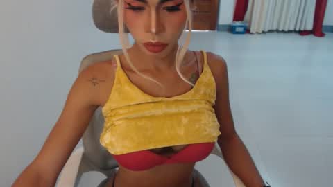 Snapshot of angelic_face_808 chatting on 09-15-25, 12:21 DIVINE ANGEL online show from 09-15-25, 12:21