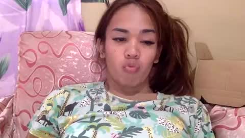 Snapshot of angelic_slutxx chatting on 12-31-24, 01:57 Yhanna online show from 12-31-24, 01:57