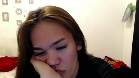 Snapshot of angelic_slutxx chatting on 01-20-25, 05:27 Yhanna online show from 01-20-25, 05:27