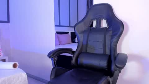 U can call me Angel online show from 12-16-24, 08:48