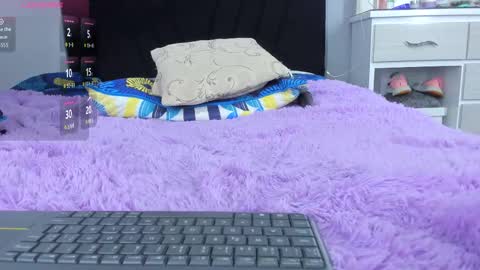 Snapshot of angelicaa_model chatting on 10-08-25, 03:20 Angelica online show from 10-08-25, 03:20