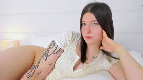 Angelic online show from 09-16-25, 01:39