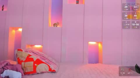 Snapshot of angelikarose1 chatting on 10-13-25, 03:06 Angelika Rose online show from 10-13-25, 03:06