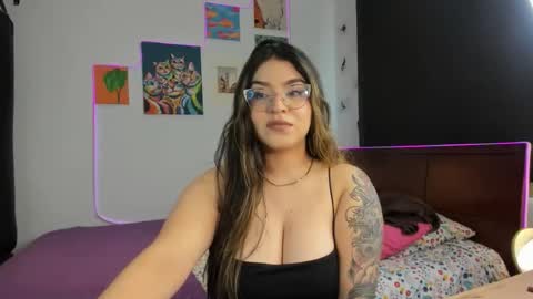 Angelina online show from 10-28-25, 03:58