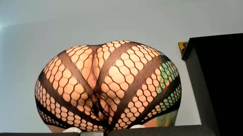 Angelina online show from 10-28-25, 09:02