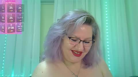 Snapshot of angelinaglam chatting on 10-24-25, 06:15 AngelinaGlam online show from 10-24-25, 06:15