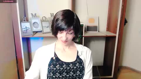 Angelina online show from 10-15-25, 07:08