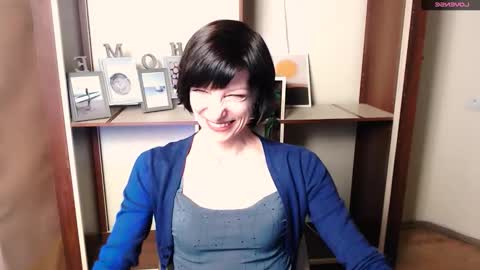 Angelina online show from 10-28-25, 07:23