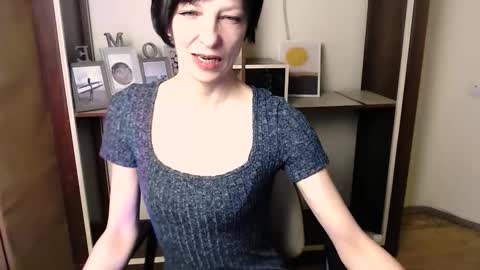 Angelina online show from 11-20-25, 09:20