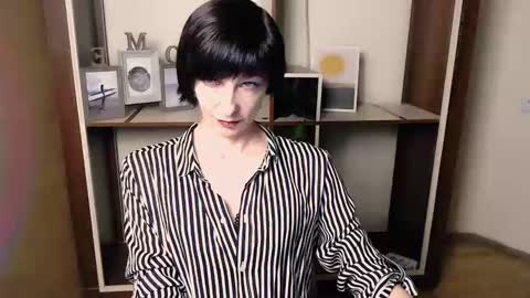 Angelina online show from 12-22-25, 08:00