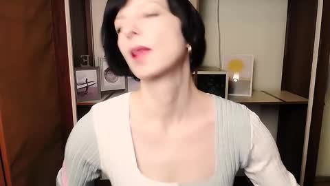 Angelina online show from 01-17-26, 12:21