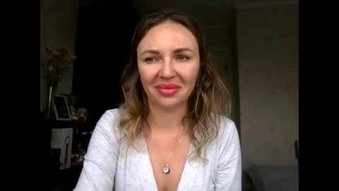 angelinalove28 online show from 10-12-25, 07:29