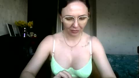 angelinalove28 online show from 04-05-26, 07:27