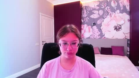 Snapshot of angelinalow chatting on 09-18-25, 11:23 AngelinaLow online show from 09-18-25, 11:23