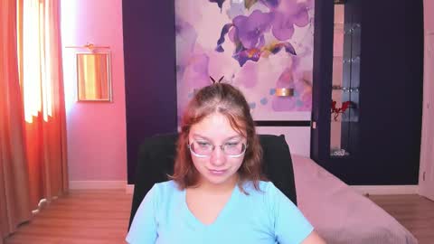 Snapshot of angelinalow chatting on 09-22-25, 11:23 AngelinaLow online show from 09-22-25, 11:23