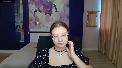 Snapshot of angelinalow chatting on 10-07-25, 11:29 AngelinaLow online show from 10-07-25, 11:29
