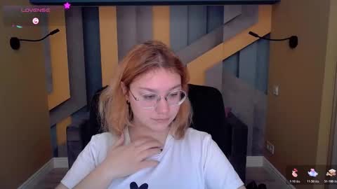 AngelinaLow online show from 01-12-26, 12:32