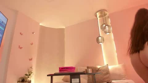 Angeline  online show from 11-26-25, 12:39