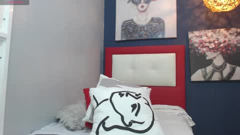 Snapshot of angelitawild_ chatting on 01-30-25, 01:11 angel online show from 01-30-25, 01:11