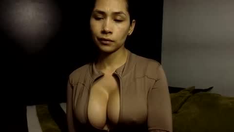  ANGELA ISABELLA  online show from 12-01-25, 08:14