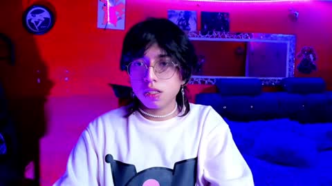 Snapshot of angellonfire chatting on 01-29-25, 10:11 Angel  online show from 01-29-25, 10:11