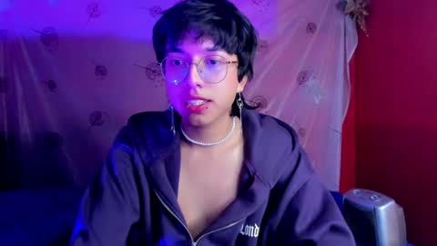 Snapshot of angellonfire chatting on 02-08-25, 10:07 Angel  online show from 02-08-25, 10:07